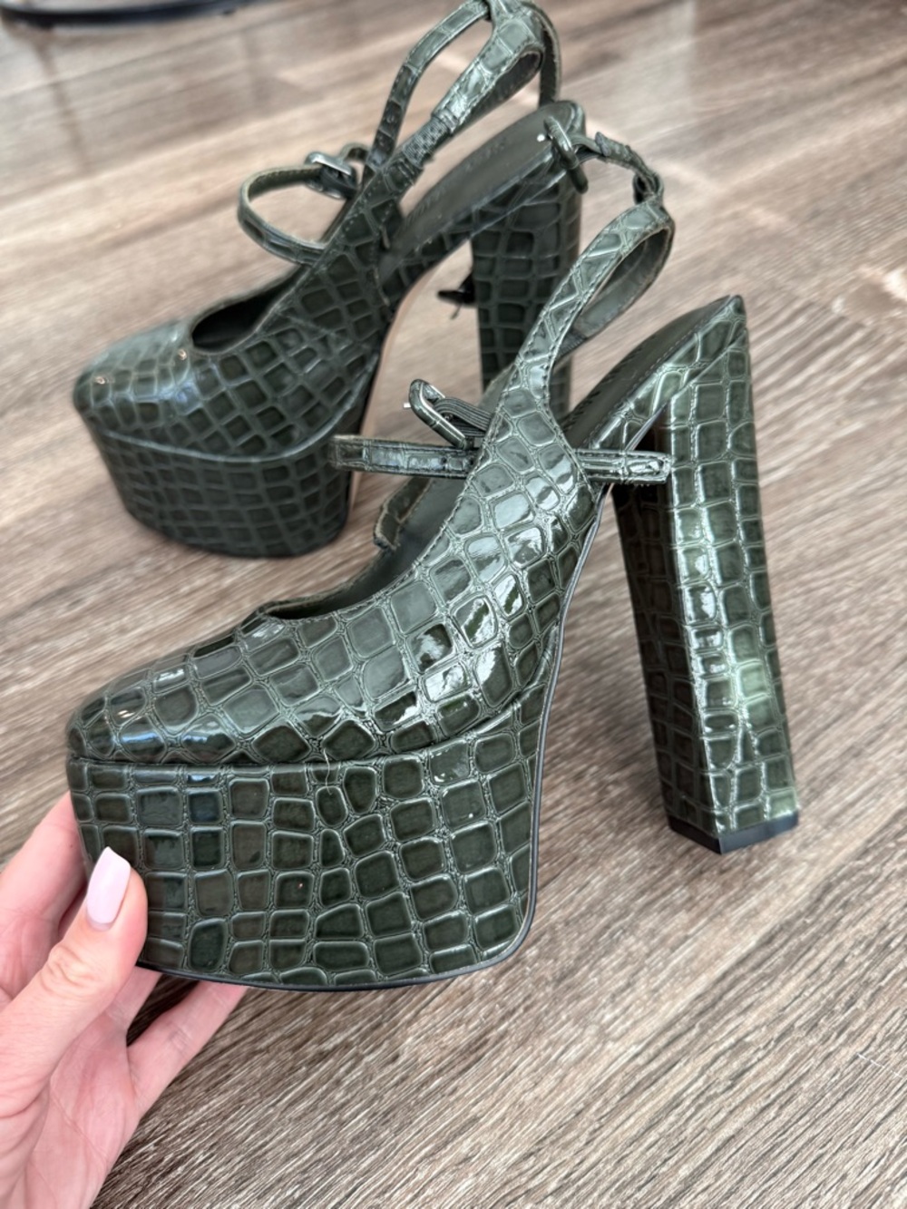 NWT Steve Madden Croc Embossed Platform Heels Green Chunky Heels Size 6.5 - Picture 2 of 6
